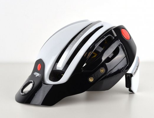 URGE Endur-O-matic 2 - Black/White helma